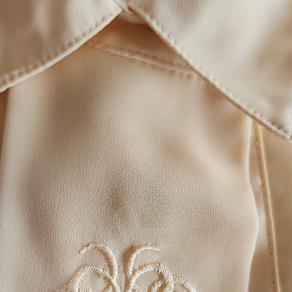 Vintage Yves St. Clair Light Yellow Blouse – Size 8P, Pleated Front, Elegant - Picture 9 of 12